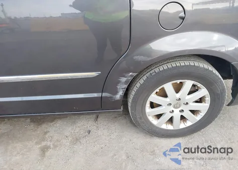 2015 Chrysler Town & Country Touring z USA, uszkodzony, nr VIN 2C4RC1BG5FR595425